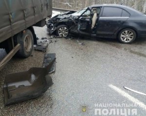 Спочатку фура вискочила на зустрічку: подробиці потрійної аварії на Харківщині
