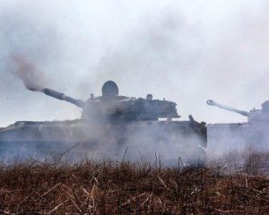 Російські окупанти гатять із мінометів 120-го калібру