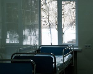 Хвора на Covid-19 медсестра викинулася з вікна лікарні
