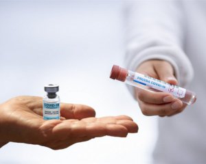 ЄС не може поділитися з Україною залишками Covid-вакцин