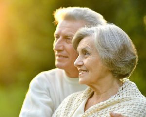 Пожилые люди имеют выше шанс повторно заразиться Covid-19 - The Lancet