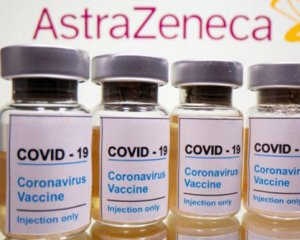 Медсестра впала в кому после прививки вакциной AstraZeneca
