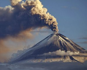 В Исландии начал извергаться вулкан, который &quot;спал&quot; 900 лет