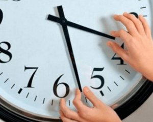 Рішення Ради не потрібне: Кабмін може скасувати переведення годинників на літній час