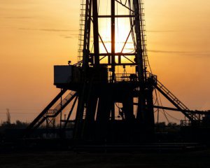 Цены на нефть продолжают стремительно падать