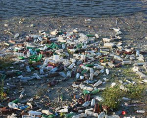 Річку перетворили на сміттєве звалище: шокувальні кадри