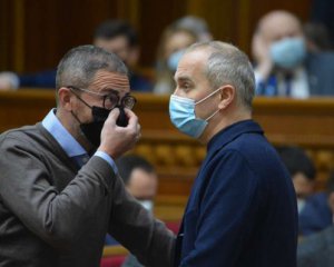 Зі всіх партій в Раді найбільше наростили "слуги" - рейтинг