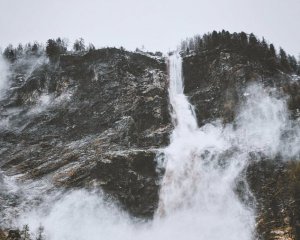 Лавини і паводок: ДСНС попереджає про небезпеку