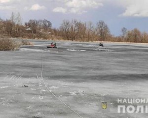 В Сумской области двое жителей провалились под лед