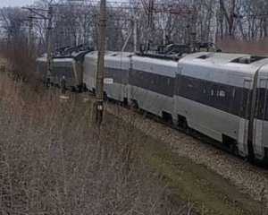 Назвали вероятную причину аварии поезда под Запорожьем