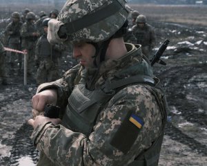 Оккупанты палят из запрещенного вооружения.  ВСУ -  не отвечают