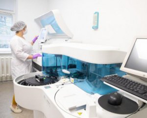 Понад 10 тис. нових хворих: як змінюється ситуація з коронавірусом в областях