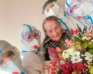 Госпіталізували уперше в житті: 100-річна чернівчанка подолала Covid-19