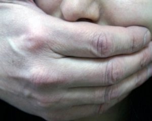 Чоловік затягнув у чагарники 20-річну жінку і хотів зґвалтувати
