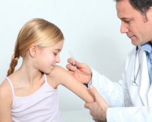 Pfizer заявили про 100% ефективності вакцини для дітей та підлітків
