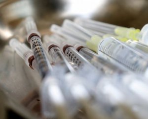 Противники вакцинації викрали вакцину - захищали пенсіонерів
