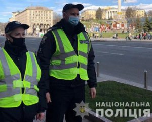 Поліція влаштовує облави на столичні розважальні центри і ресторани