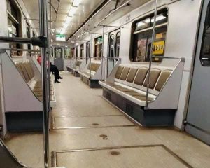 У Києві зачинили частину входів у метро: перелік