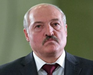 Лукашенко хоче закрити посольства Білорусі в деяких країнах