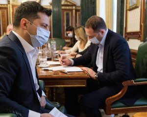 Зеленський 20 днів не підписує санкції проти Януковича, про які сам заявляв