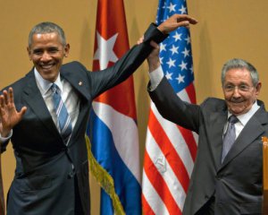 Вперше за понад півстоліття зустрілися лідери США та Куби