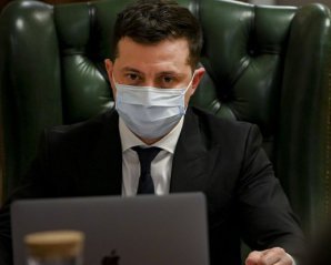 Зеленський ввів у дію санкції проти Януковича та його оточення