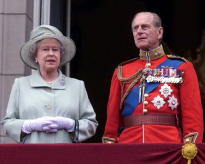 Син Єлизавети розповів про її самопочуття після смерті принца Філіпа