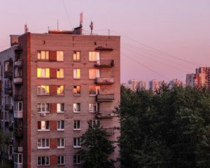 Чоловік упав із 5-го поверху й вижив