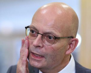 Мера усунули з посади через вакцинацію від коронавірусу без черги