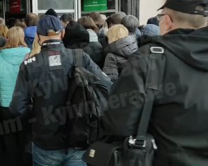 Показали пассажирский коллапс в карантинном метро столицы