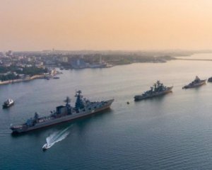 Россия отправила в Черное море флот на фоне обещания Вашингтона разместить там свои военные суда