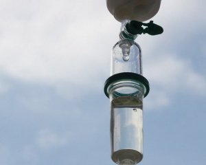 Рятують 2-річного хлопчика, який наковтався пігулок від безсоння