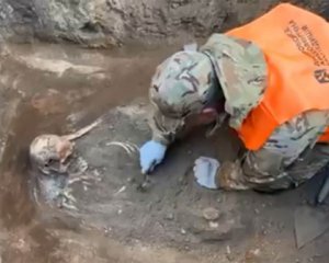 Розкопали курган