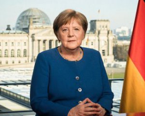 Меркель сделали прививку вакциной AstraZeneca