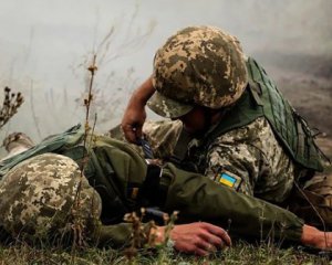На Донбассе ранили украинского воина
