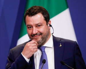 Экс-глава МВД Италии предстанет перед судом за незаконное удержание мигрантов