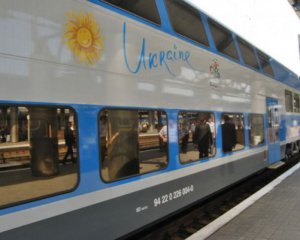 На час Великодня та травневих свят запустить додаткові потяги
