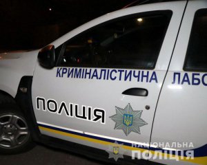У Києві зарізали продавця квітів (18+)
