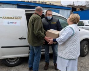 В Украину доставляют вакцины Pfizer: фото