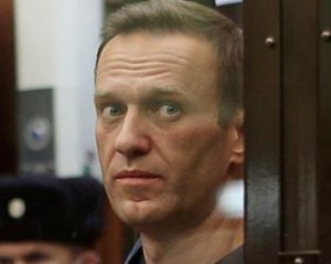 Более 60 человек объявили голодовку солидарности с Навальным