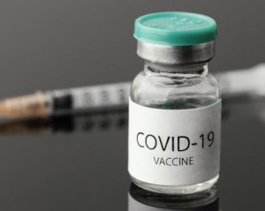 Украина хочет перехватить вакцину, от которой другие отказываются - СМИ