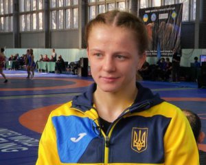 Дві українки виграли "золото" на чемпіонаті Європи з боротьби