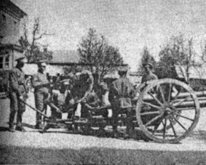 В Крыму подняли украинский флаг