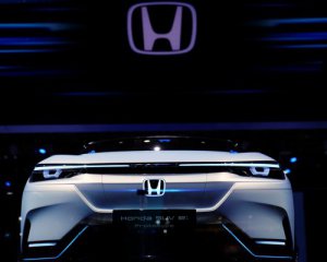 Компанія Honda відмовиться від автомобілів із бензиновими двигунами