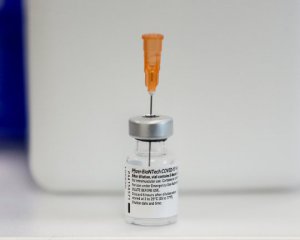 Медсестра навмисно підміняла пацієнтам Covid-вакцину фізрозчином
