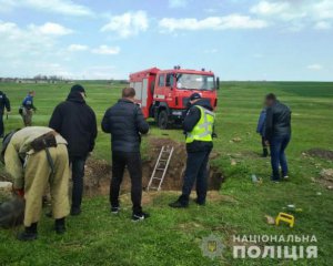 Чотири трупи в занедбаній криниці: з&#039;явилося відео з місця трагедії