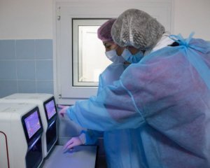 Як в Україні змінилися коронавірусні цифри за добу