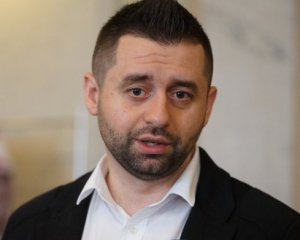 "Слуги народу" обговорять відставку Степанова - Арахамія