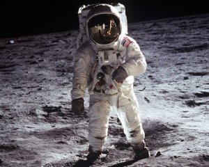 NASA призупиняє угоду зі SpaceX щодо висадки людей на Місяць