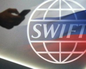 Росія готується до можливого відключення від SWIFT